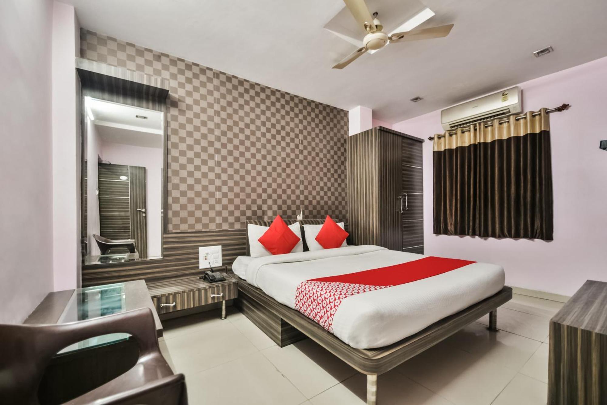 Hotel Ajanta Hamirgarh Buitenkant foto